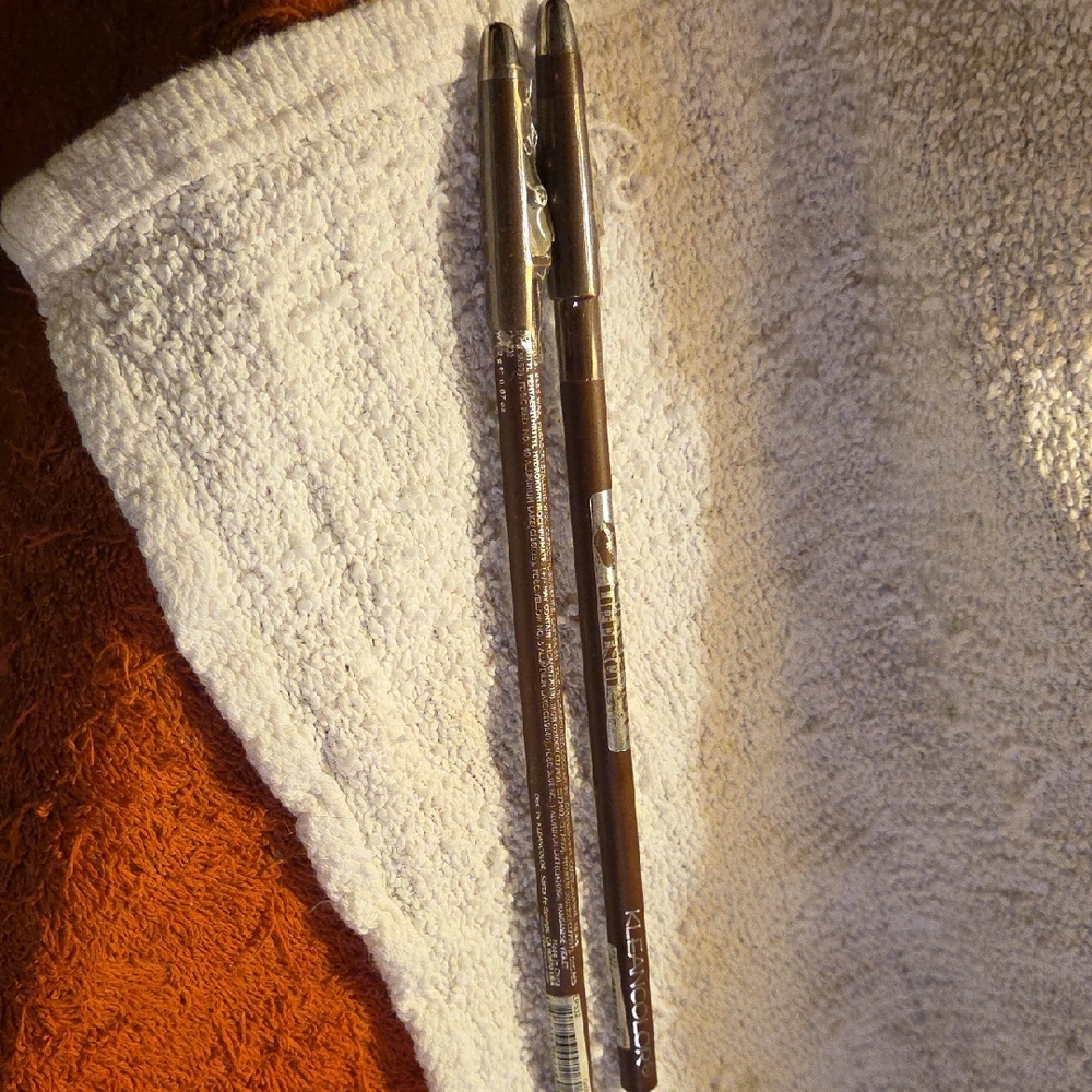 Kleancolor Lip Pencils in Brown and Dark Brown